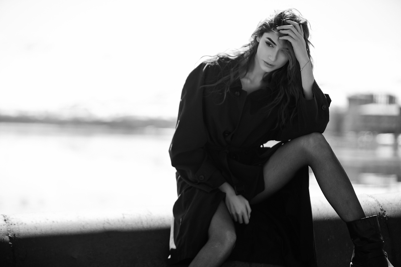 Լուսանկարիչ-Գագիկ Հարությունյան,<br>Մոդել-Արփի Յան Գոլտիեր,<br>Հայաստան (Սևան)<br>2017